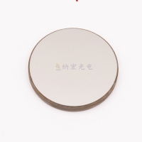 光學(xué)介質(zhì)反射鏡的特點有那些呢？